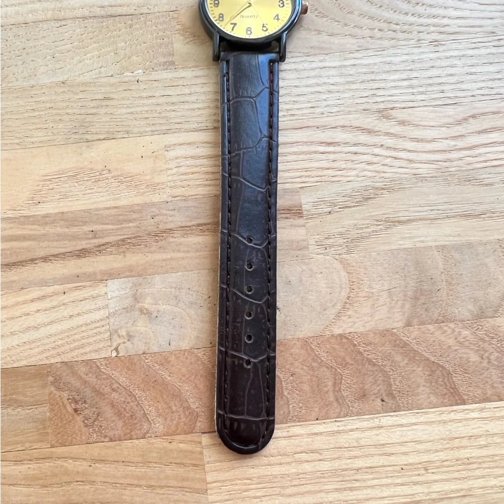 Riviera ladies gold tone black dress Watch NEW BATTERY